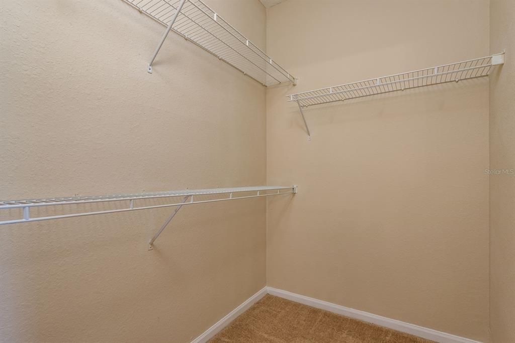 Activo con contrato: $2,200 (3 camas, 2 baños, 1510 Pies cuadrados)