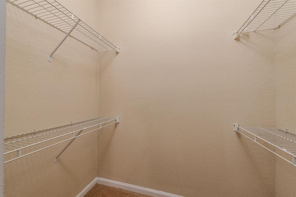 Activo con contrato: $2,200 (3 camas, 2 baños, 1510 Pies cuadrados)