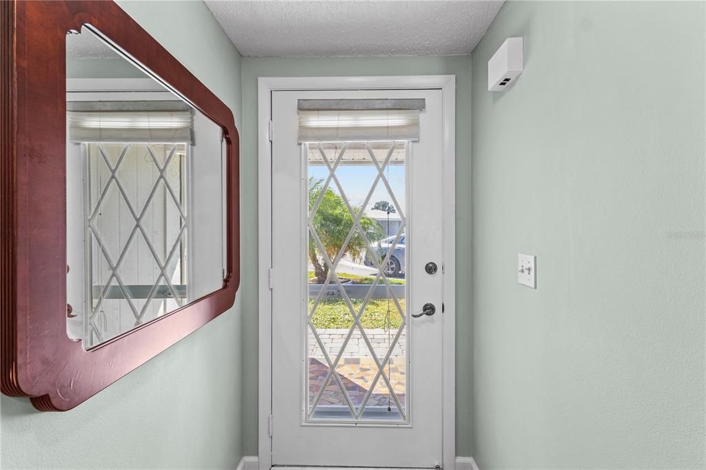 For Sale: $225,000 (2 beds, 2 baths, 1208 Square Feet)