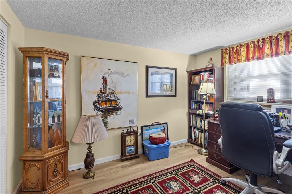 For Sale: $225,000 (2 beds, 2 baths, 1208 Square Feet)