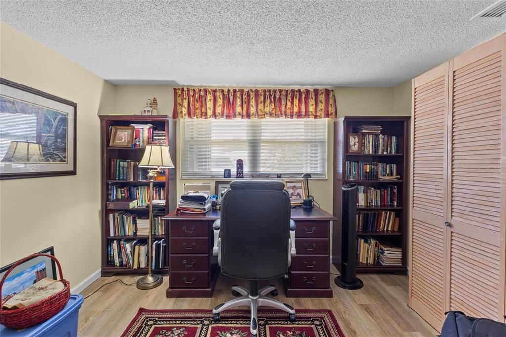 For Sale: $225,000 (2 beds, 2 baths, 1208 Square Feet)