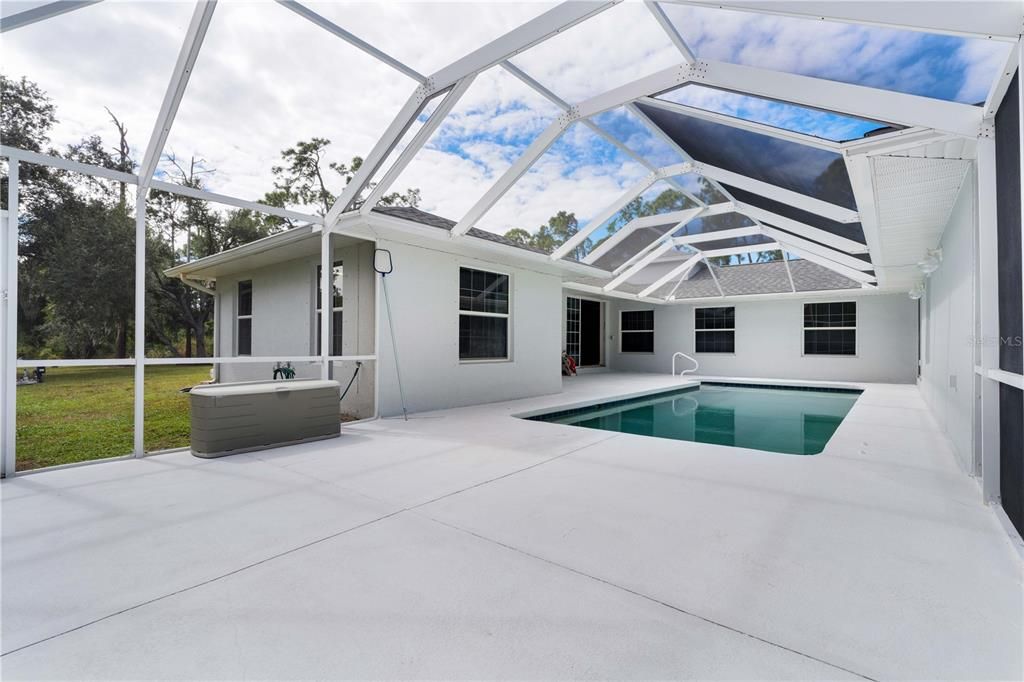 Activo con contrato: $615,000 (4 camas, 3 baños, 3112 Pies cuadrados)