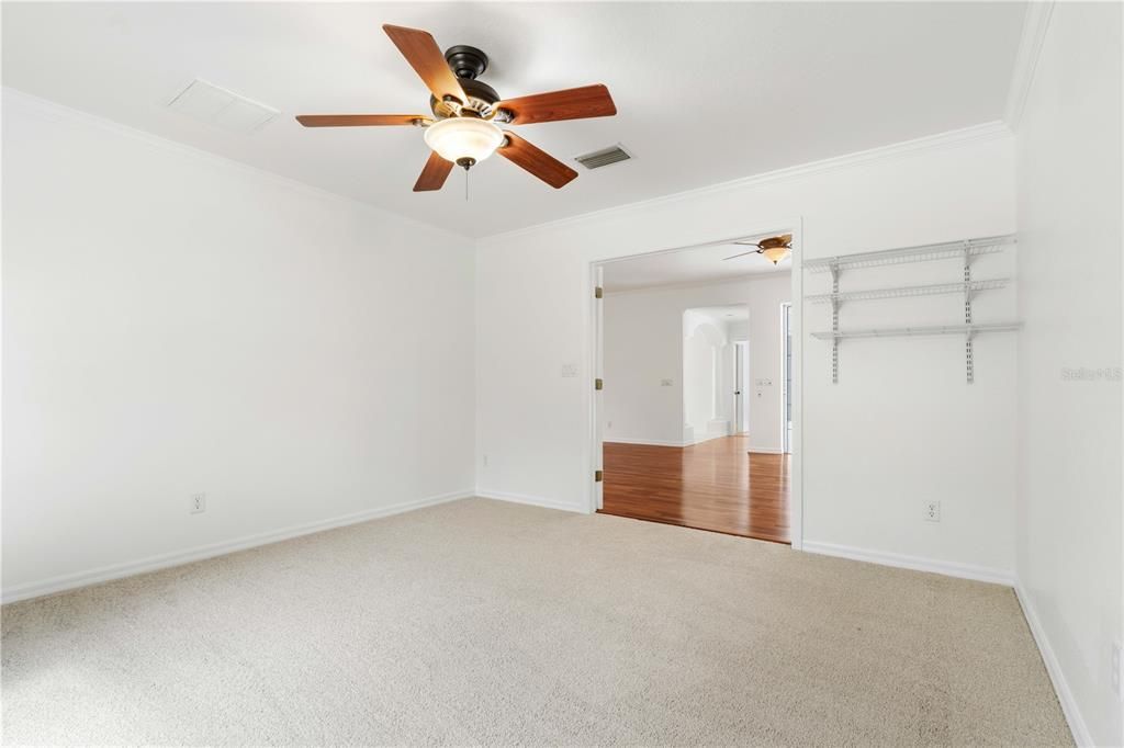 Activo con contrato: $615,000 (4 camas, 3 baños, 3112 Pies cuadrados)