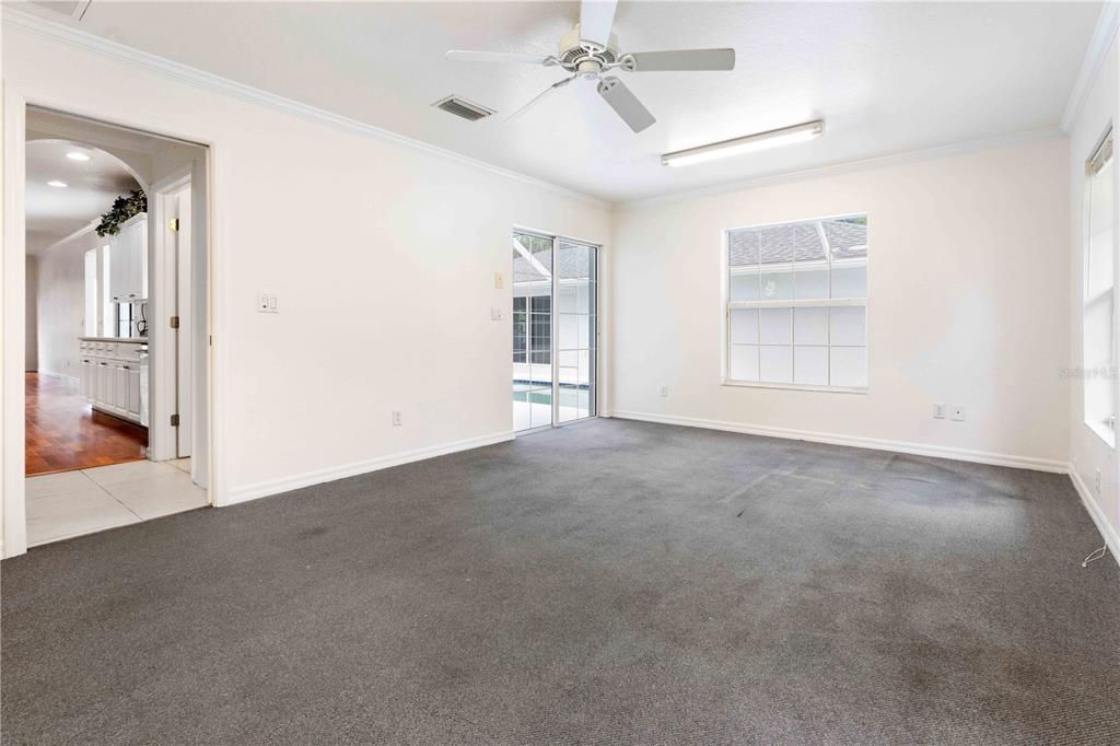 Activo con contrato: $615,000 (4 camas, 3 baños, 3112 Pies cuadrados)