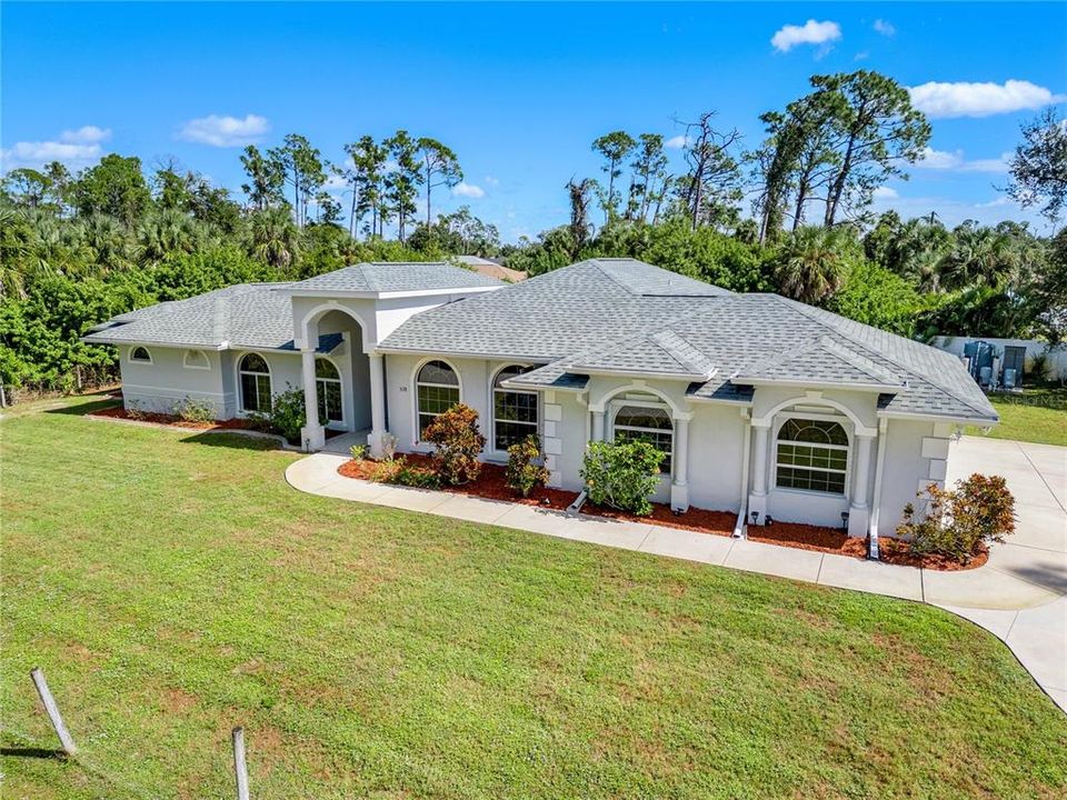 Activo con contrato: $615,000 (4 camas, 3 baños, 3112 Pies cuadrados)