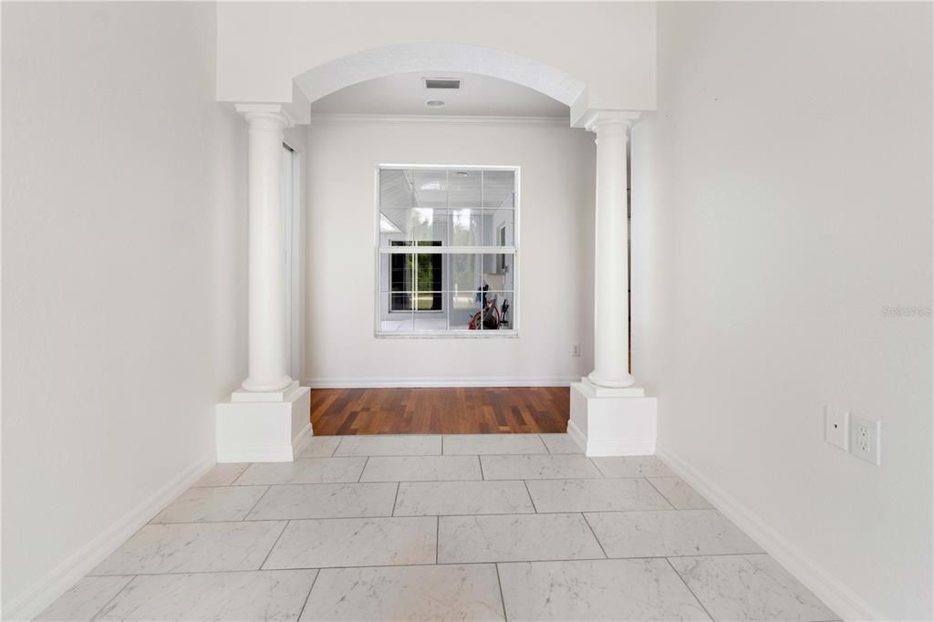 Activo con contrato: $615,000 (4 camas, 3 baños, 3112 Pies cuadrados)