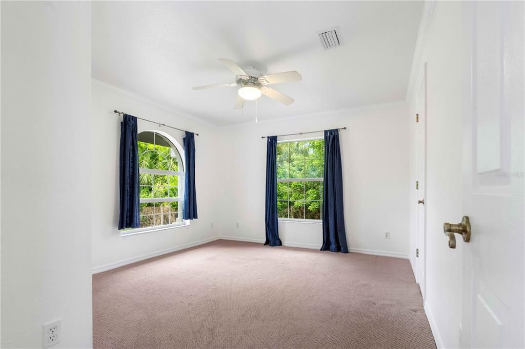 Activo con contrato: $615,000 (4 camas, 3 baños, 3112 Pies cuadrados)