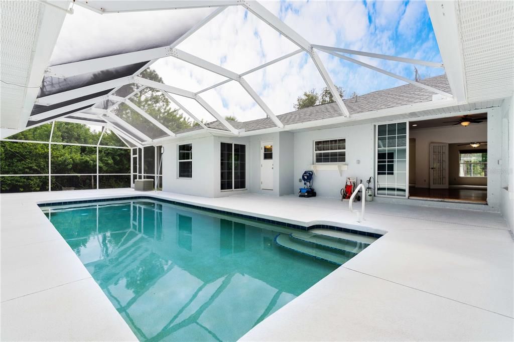 Activo con contrato: $615,000 (4 camas, 3 baños, 3112 Pies cuadrados)