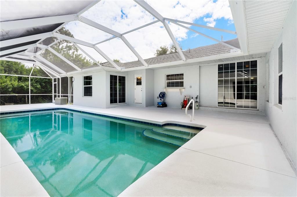 Activo con contrato: $615,000 (4 camas, 3 baños, 3112 Pies cuadrados)