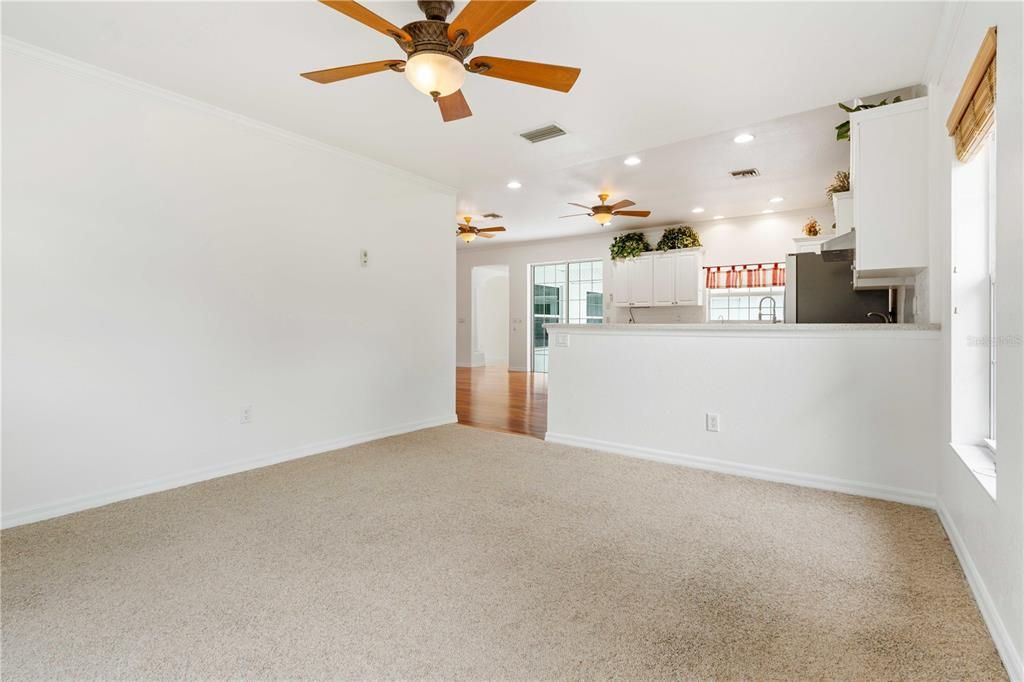 Activo con contrato: $615,000 (4 camas, 3 baños, 3112 Pies cuadrados)