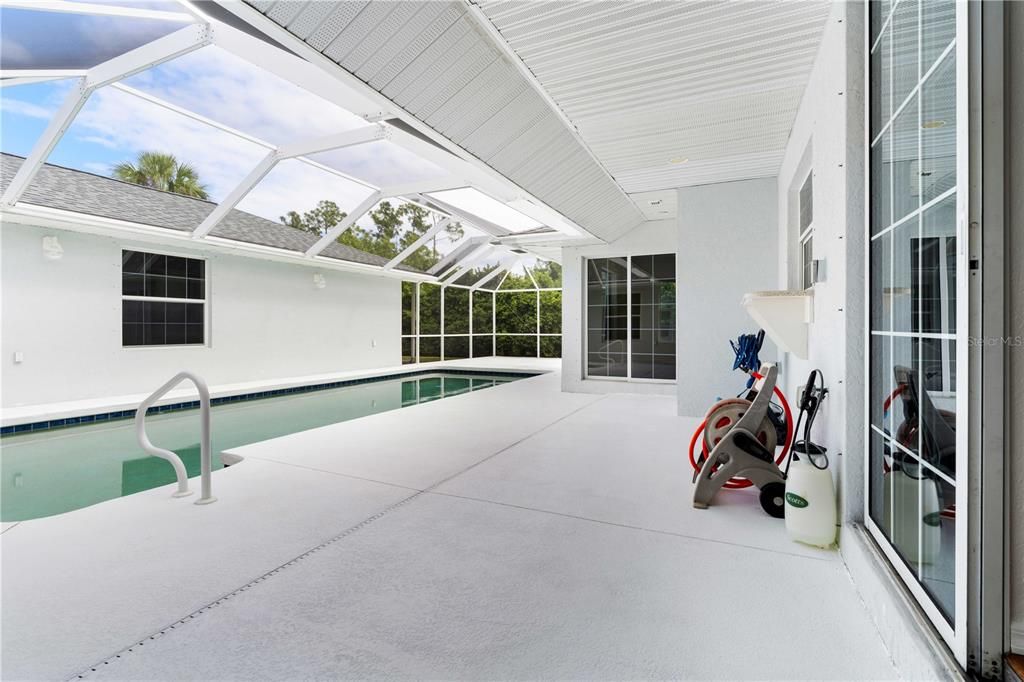 Activo con contrato: $615,000 (4 camas, 3 baños, 3112 Pies cuadrados)