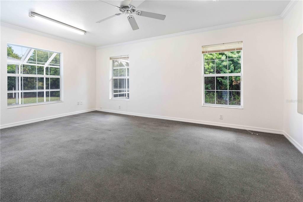 Activo con contrato: $615,000 (4 camas, 3 baños, 3112 Pies cuadrados)