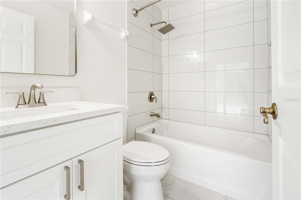 Activo con contrato: $615,000 (4 camas, 3 baños, 3112 Pies cuadrados)