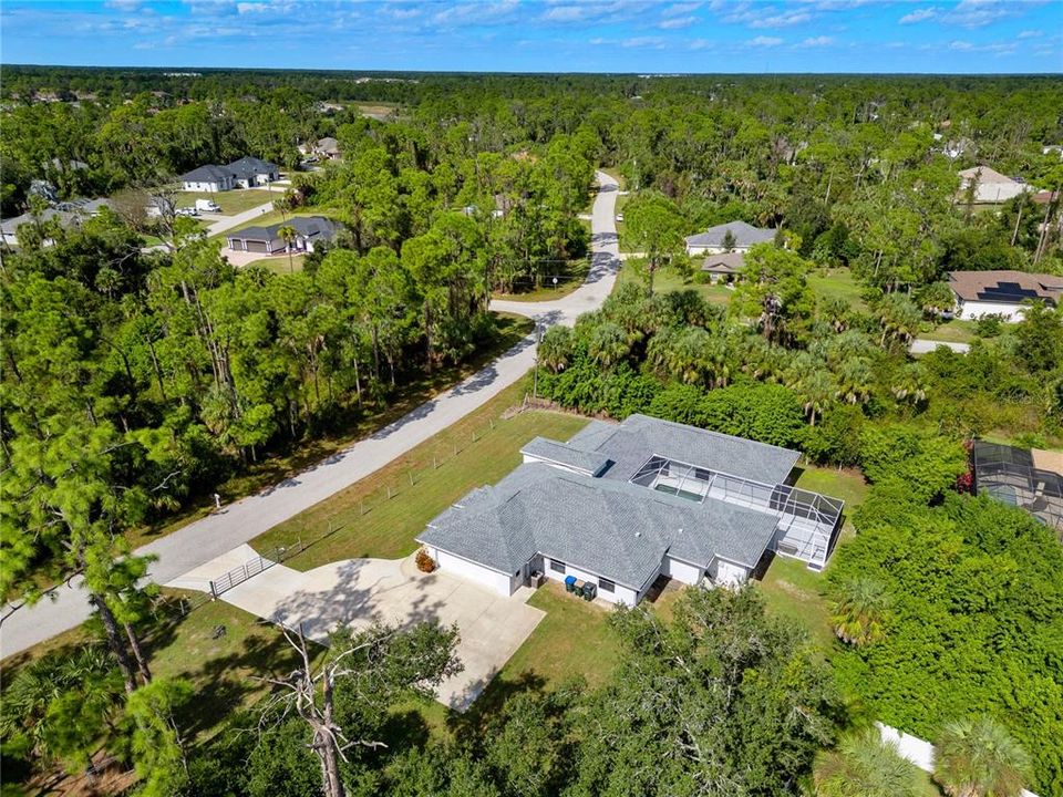 Activo con contrato: $615,000 (4 camas, 3 baños, 3112 Pies cuadrados)