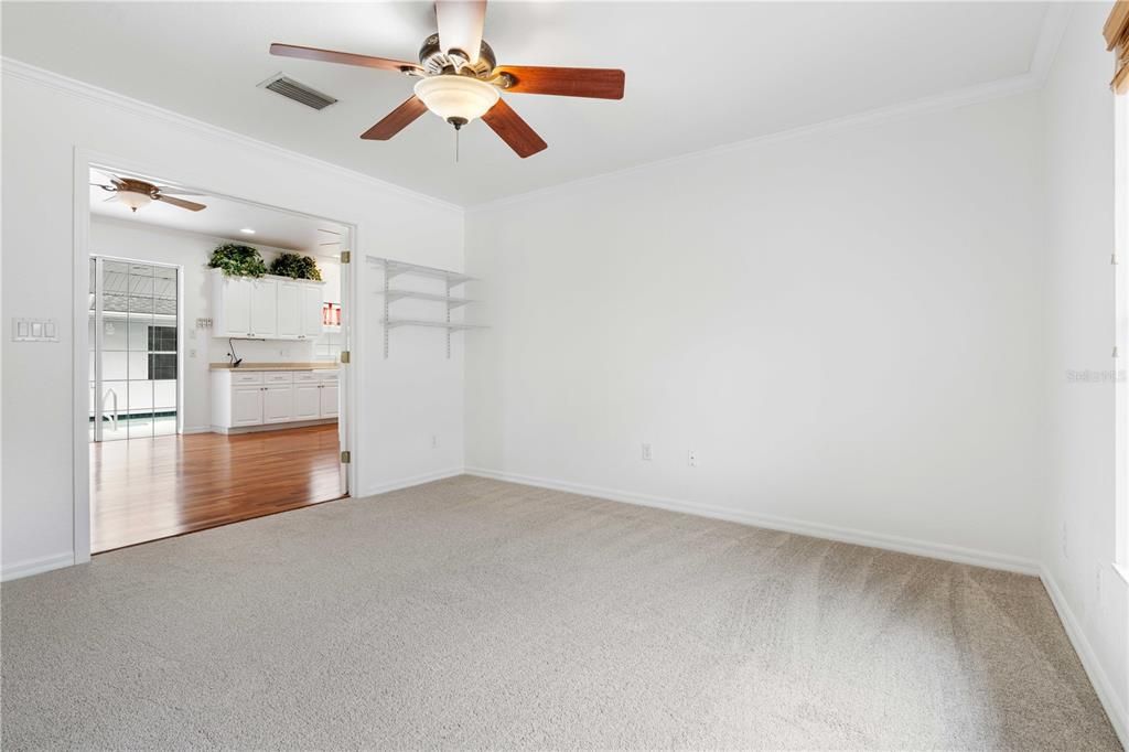 Activo con contrato: $615,000 (4 camas, 3 baños, 3112 Pies cuadrados)