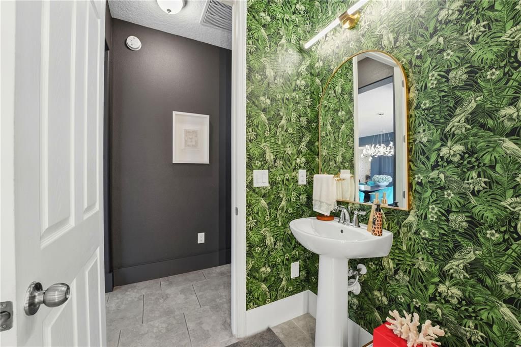 For Sale: $1,090,000 (5 beds, 4 baths, 4478 Square Feet)