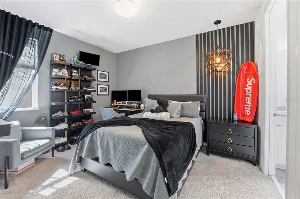 For Sale: $1,090,000 (5 beds, 4 baths, 4478 Square Feet)