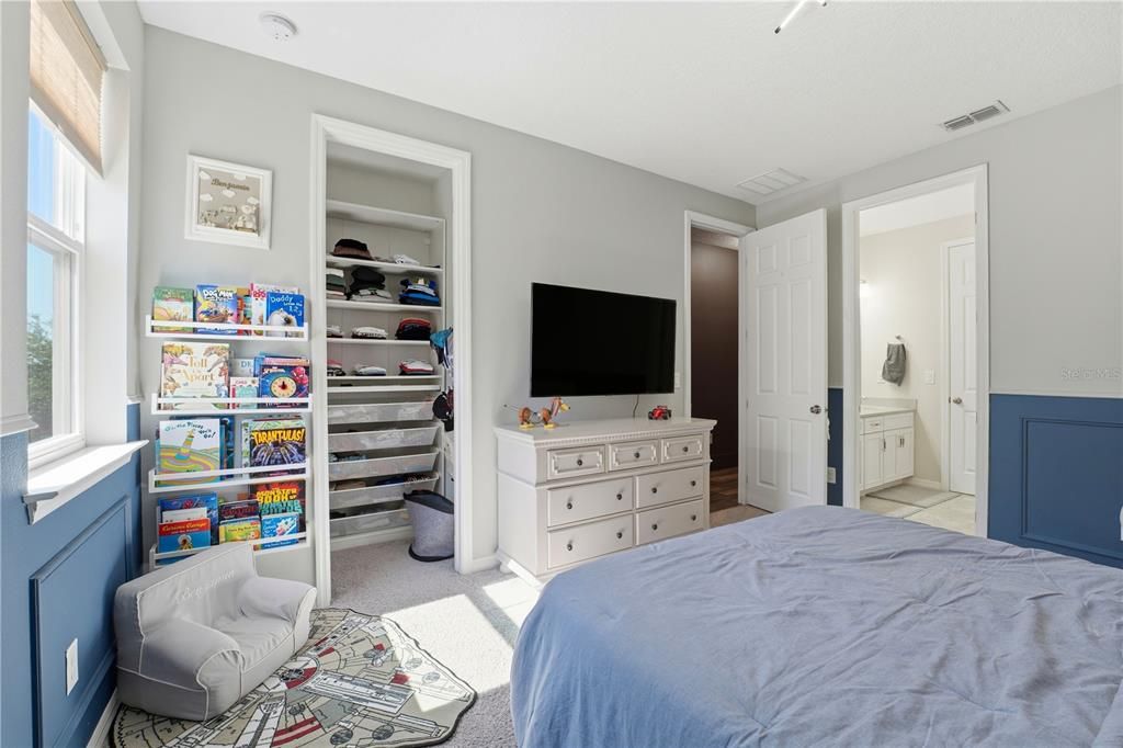 For Sale: $1,090,000 (5 beds, 4 baths, 4478 Square Feet)