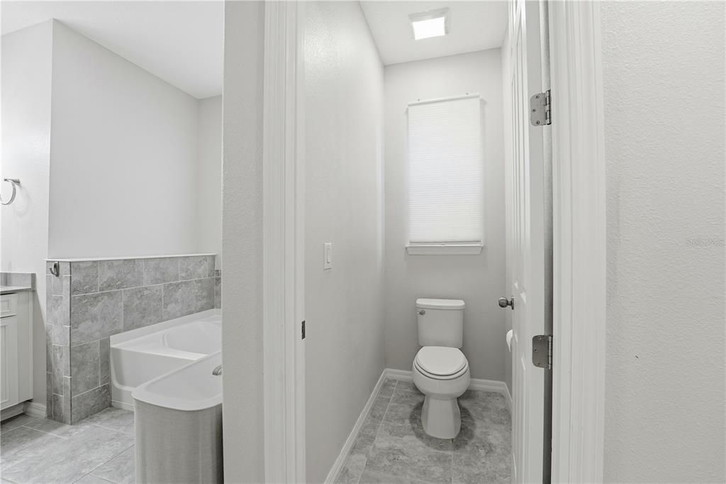 For Sale: $1,090,000 (5 beds, 4 baths, 4478 Square Feet)