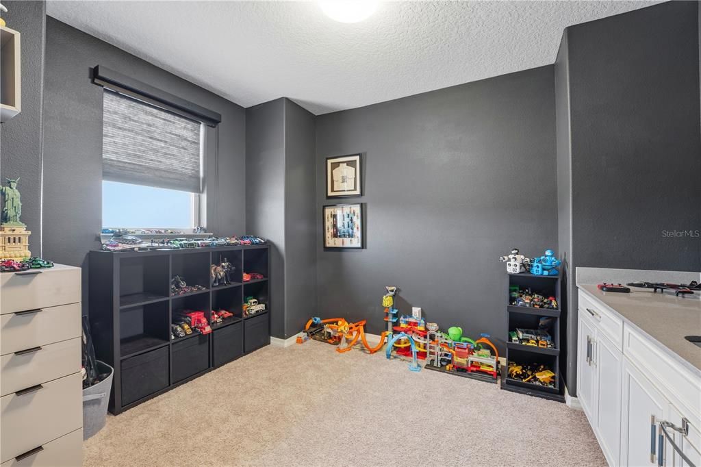 For Sale: $1,090,000 (5 beds, 4 baths, 4478 Square Feet)