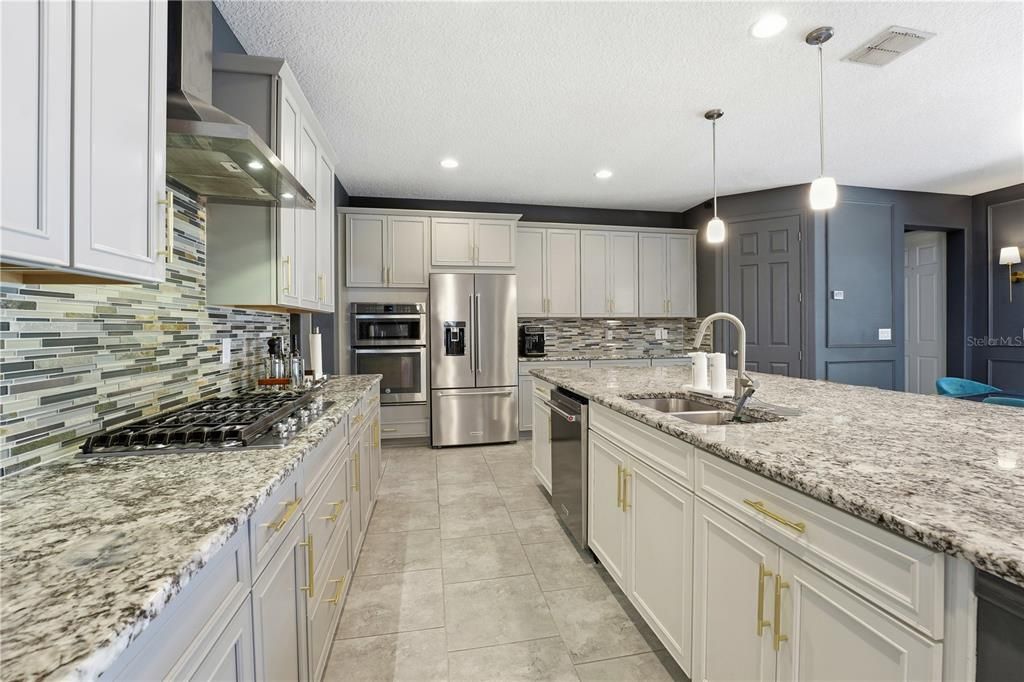 For Sale: $1,090,000 (5 beds, 4 baths, 4478 Square Feet)