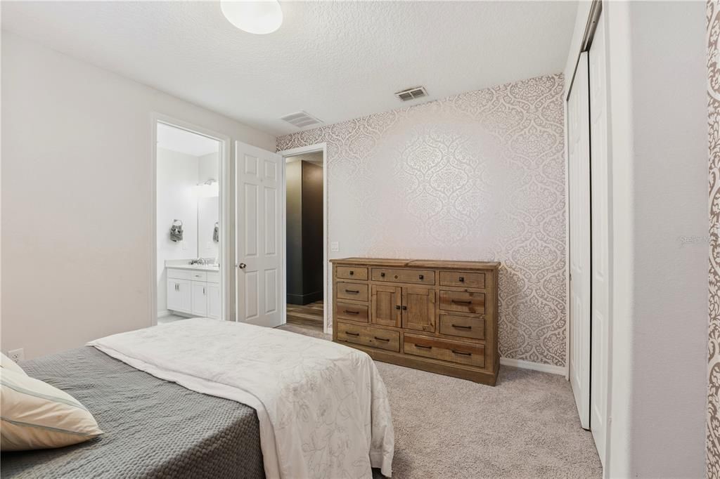 For Sale: $1,090,000 (5 beds, 4 baths, 4478 Square Feet)