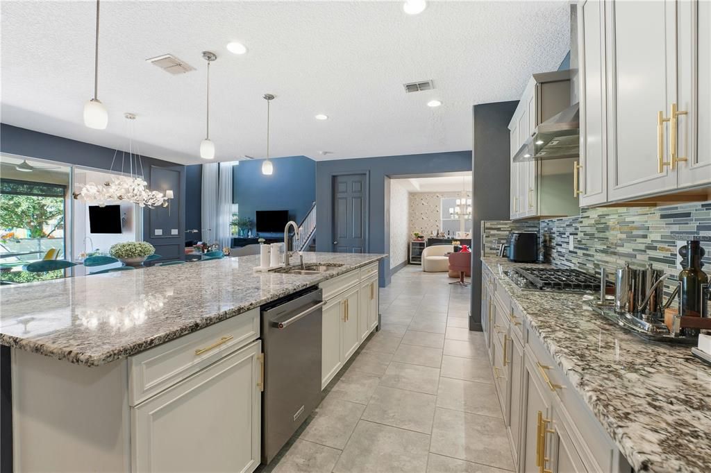 For Sale: $1,090,000 (5 beds, 4 baths, 4478 Square Feet)