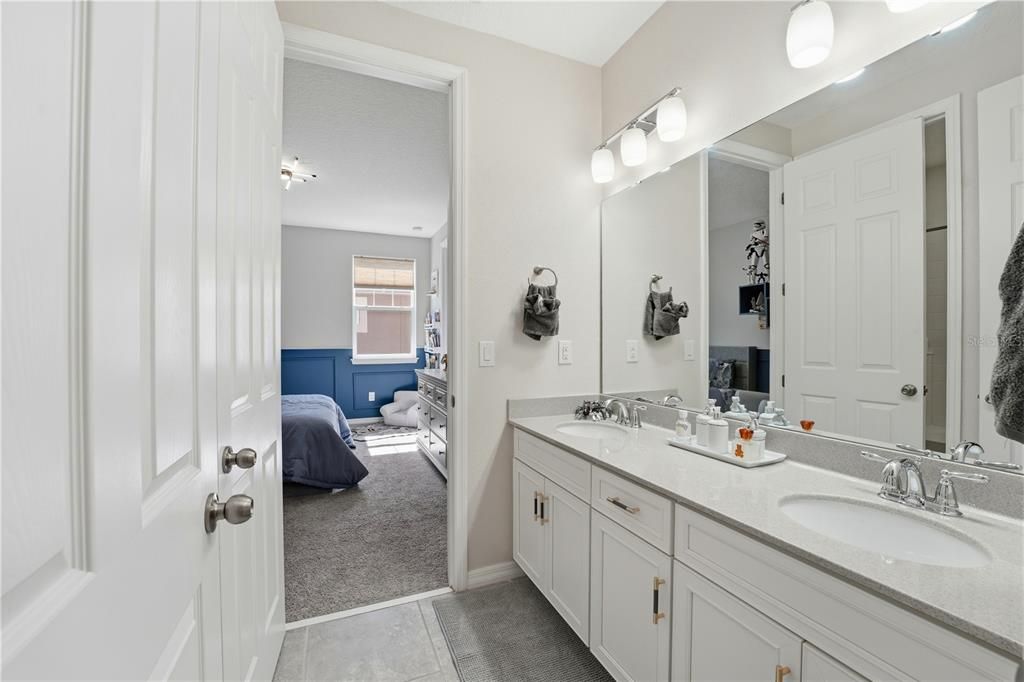 For Sale: $1,090,000 (5 beds, 4 baths, 4478 Square Feet)