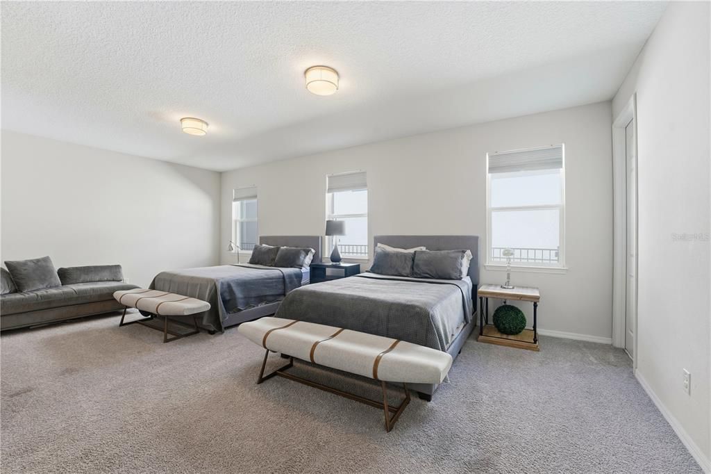 For Sale: $1,090,000 (5 beds, 4 baths, 4478 Square Feet)