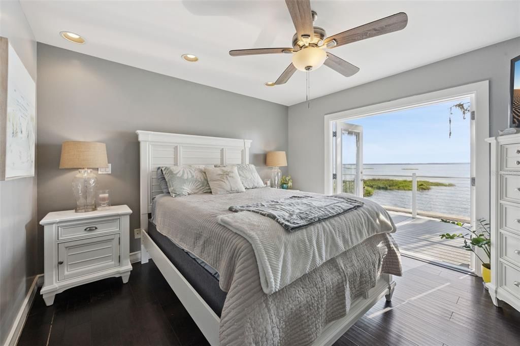 合同活跃: $895,000 (3 贝兹, 2 浴室, 2172 平方英尺)