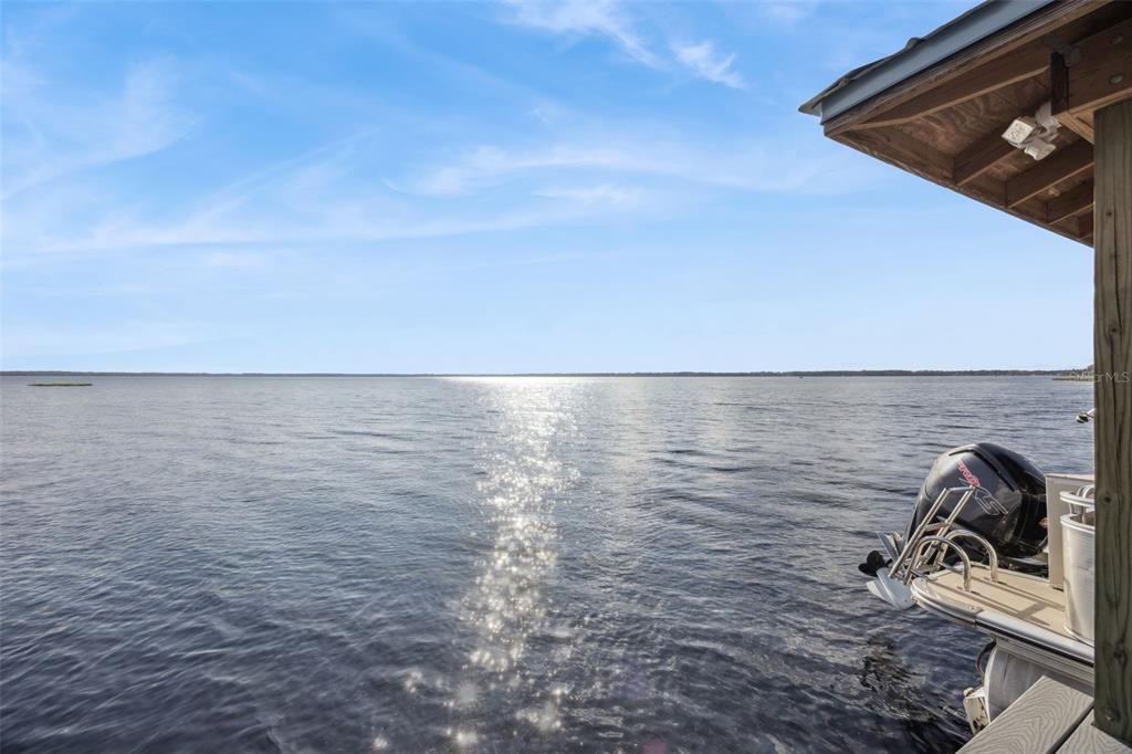 合同活跃: $895,000 (3 贝兹, 2 浴室, 2172 平方英尺)