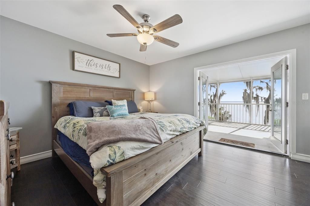 合同活跃: $895,000 (3 贝兹, 2 浴室, 2172 平方英尺)