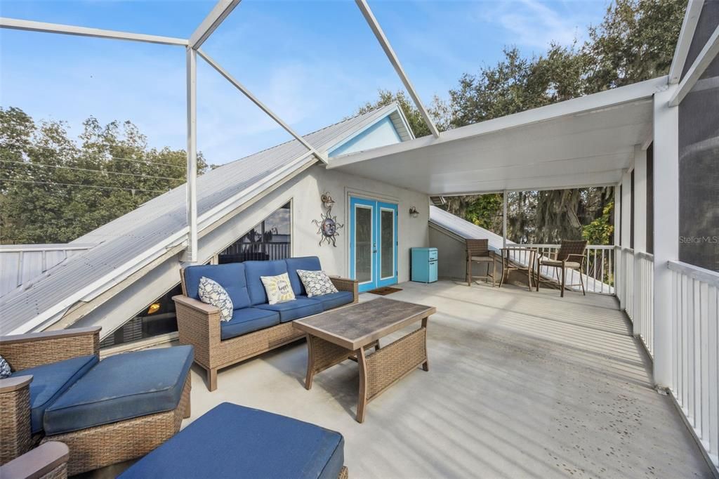 合同活跃: $895,000 (3 贝兹, 2 浴室, 2172 平方英尺)