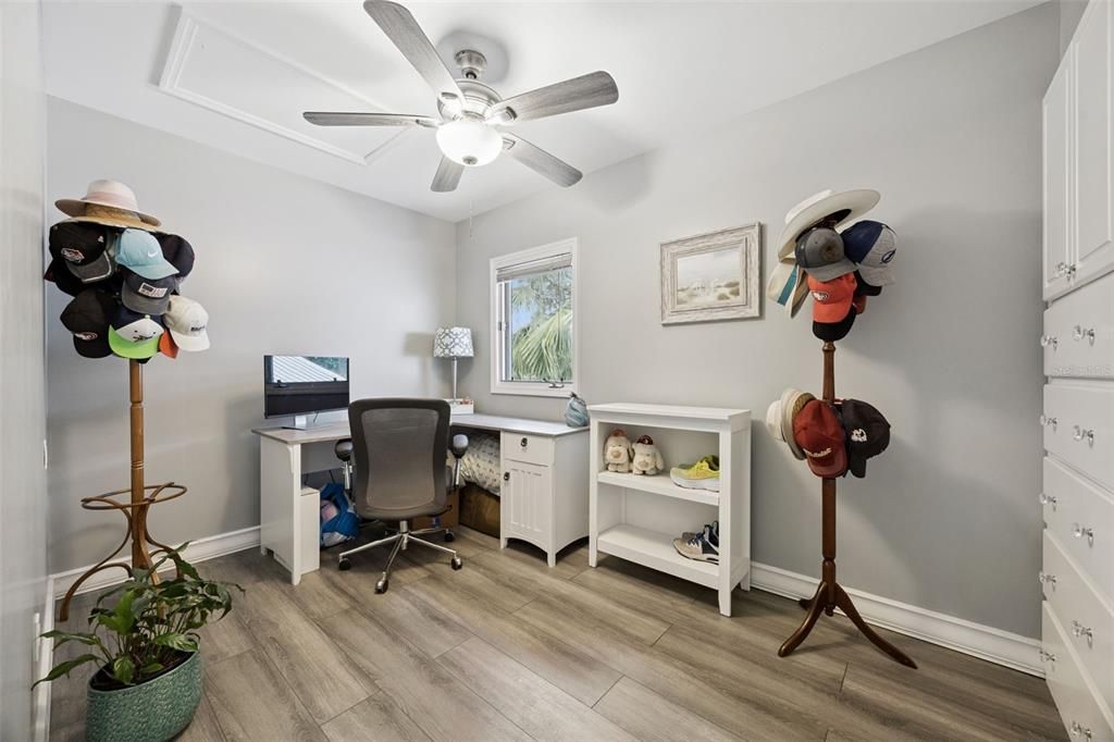 合同活跃: $895,000 (3 贝兹, 2 浴室, 2172 平方英尺)