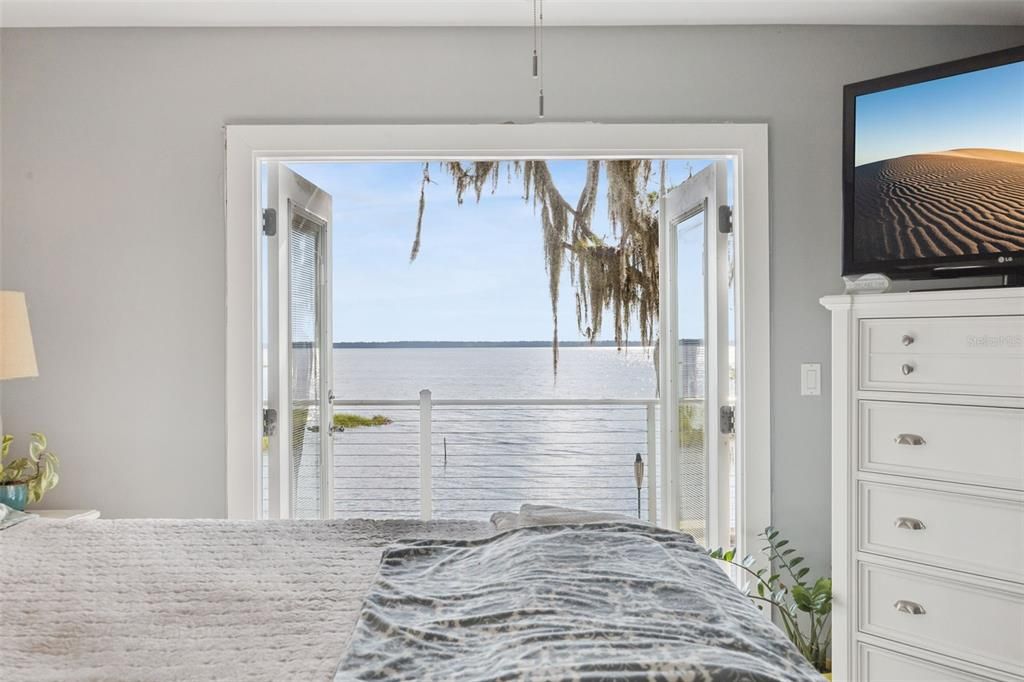 合同活跃: $895,000 (3 贝兹, 2 浴室, 2172 平方英尺)