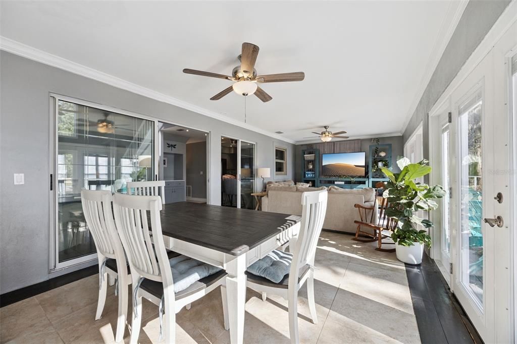 合同活跃: $895,000 (3 贝兹, 2 浴室, 2172 平方英尺)