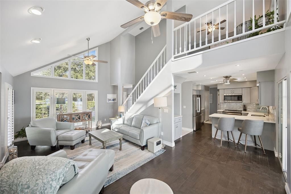 合同活跃: $895,000 (3 贝兹, 2 浴室, 2172 平方英尺)