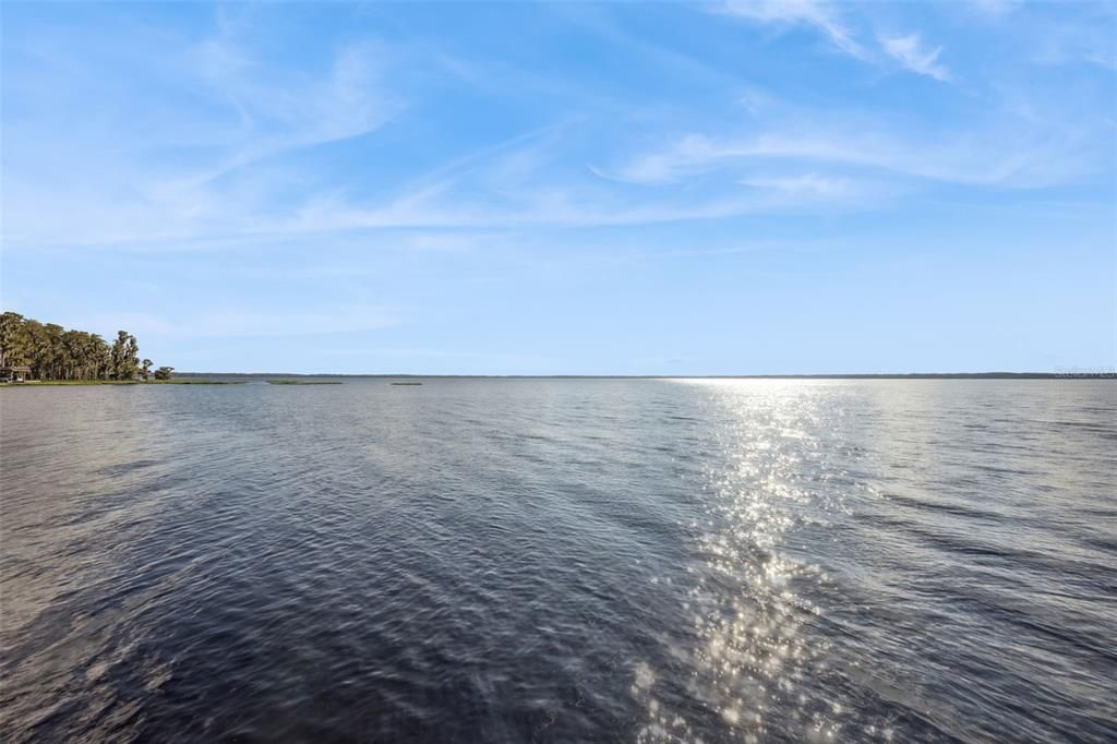 合同活跃: $895,000 (3 贝兹, 2 浴室, 2172 平方英尺)