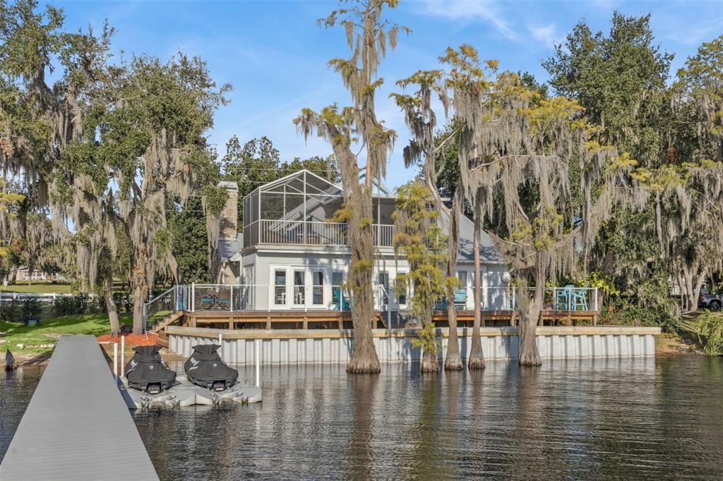 合同活跃: $895,000 (3 贝兹, 2 浴室, 2172 平方英尺)