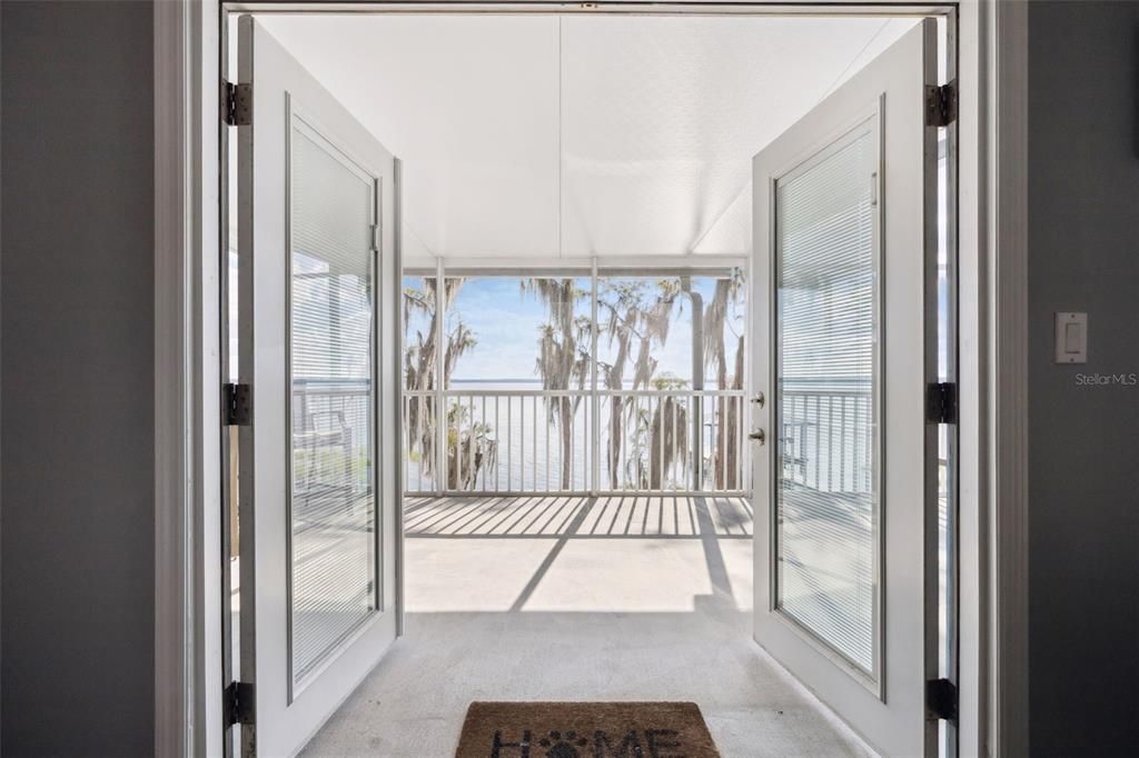 合同活跃: $895,000 (3 贝兹, 2 浴室, 2172 平方英尺)