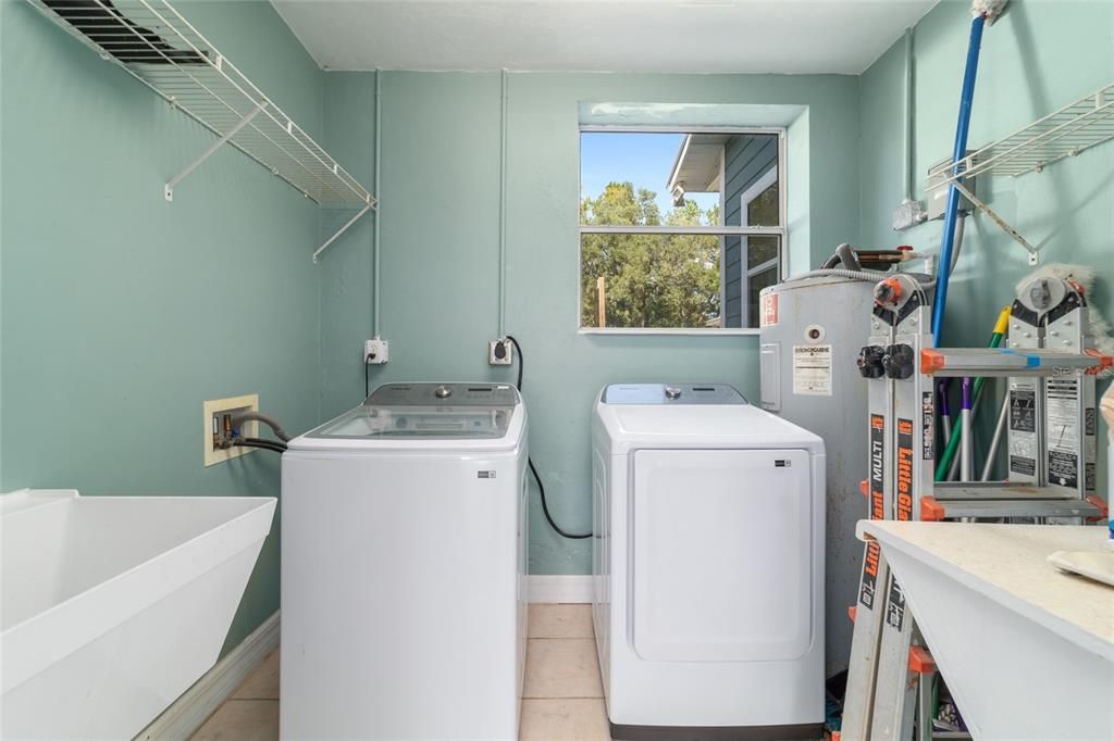 待售: $1,250,000 (5 贝兹, 4 浴室, 5357 平方英尺)