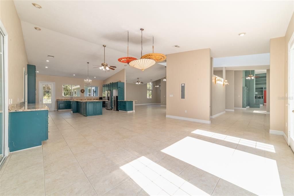 待售: $1,250,000 (5 贝兹, 4 浴室, 5357 平方英尺)