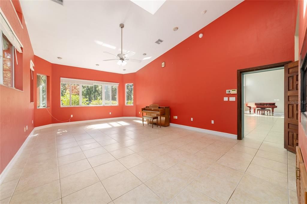 待售: $1,250,000 (5 贝兹, 4 浴室, 5357 平方英尺)