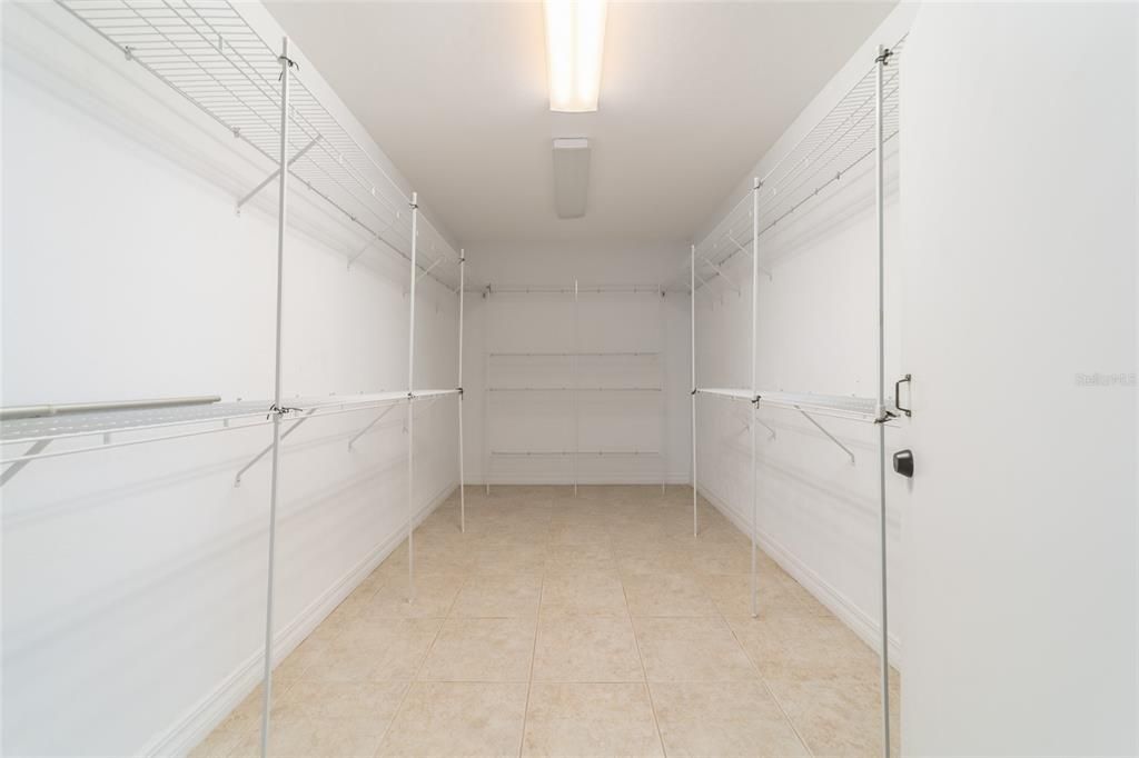 待售: $1,250,000 (5 贝兹, 4 浴室, 5357 平方英尺)