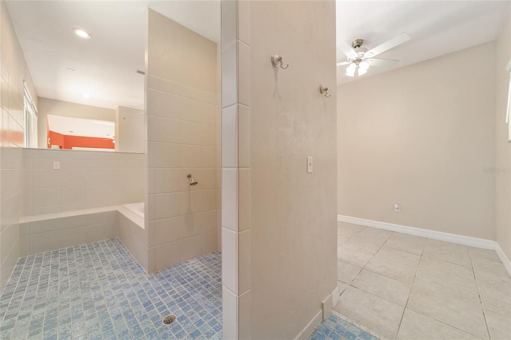 待售: $1,250,000 (5 贝兹, 4 浴室, 5357 平方英尺)