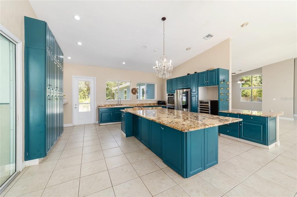 待售: $1,250,000 (5 贝兹, 4 浴室, 5357 平方英尺)