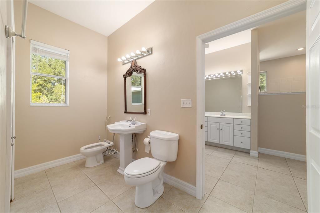 待售: $1,250,000 (5 贝兹, 4 浴室, 5357 平方英尺)