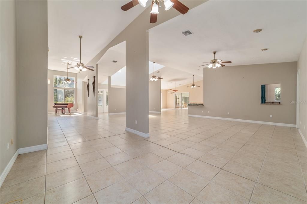 待售: $1,250,000 (5 贝兹, 4 浴室, 5357 平方英尺)