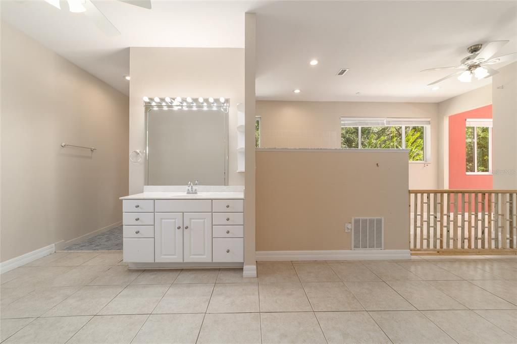 待售: $1,250,000 (5 贝兹, 4 浴室, 5357 平方英尺)