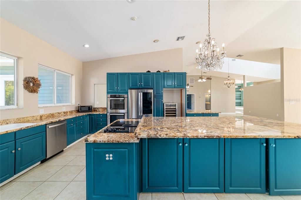 待售: $1,250,000 (5 贝兹, 4 浴室, 5357 平方英尺)